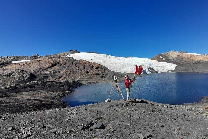 Full day,Trekking Puya Raimondi and Pastoruri Glacier Adventure