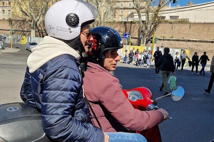 Rome in Style: Panoramic Vespa Experience with Licensed Driver