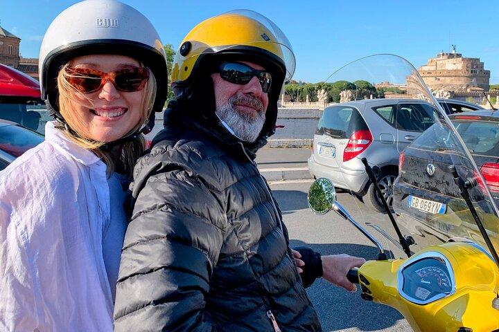 Rome in Style: Panoramic Vespa Experience with Licensed Driver