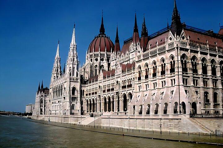 Vienna Private Tour to Budapest