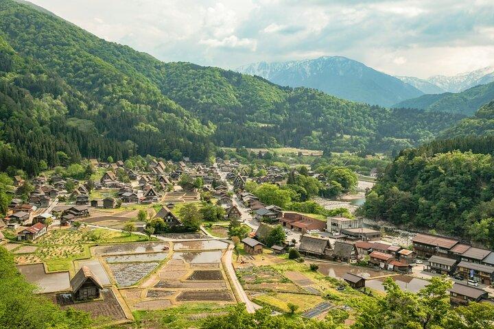 Shirakawago & Kanazawa from Tokyo by bullet train