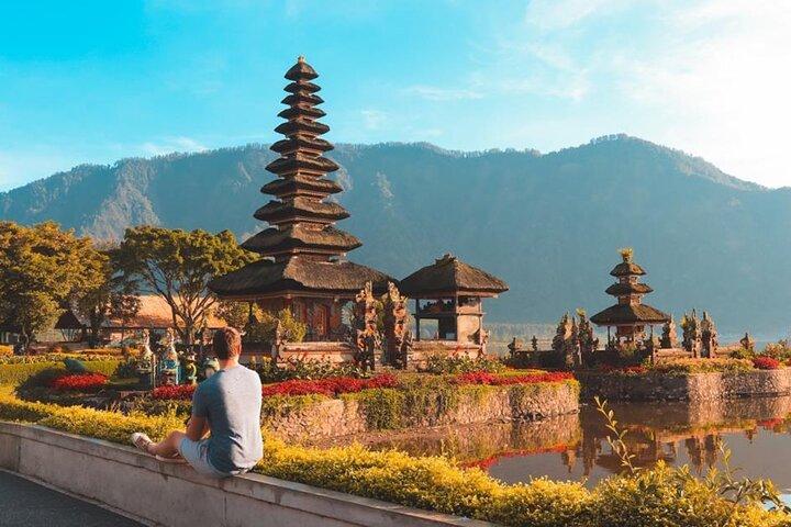 Ulundanu Bratan Temple, Rice Terrace and Tanah Lot Sunset Tour
