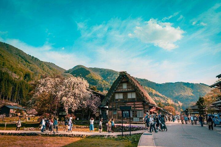 Shirakawago & Kanazawa from Tokyo by bullet train