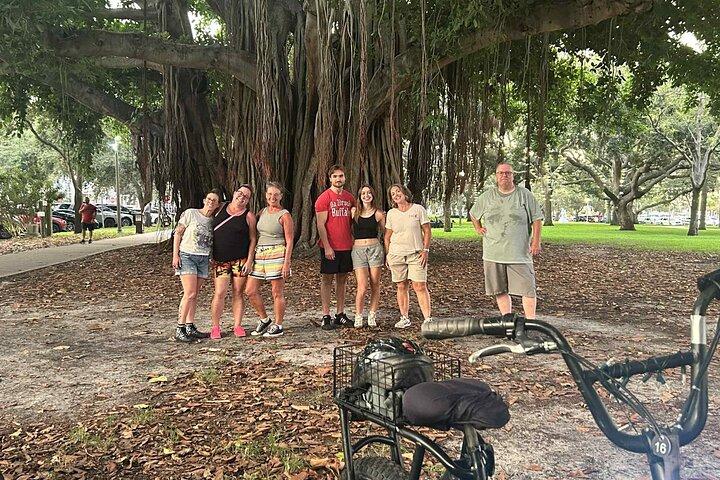 E-Bike Guided Tour Downtown St Pete: Sights & Murals