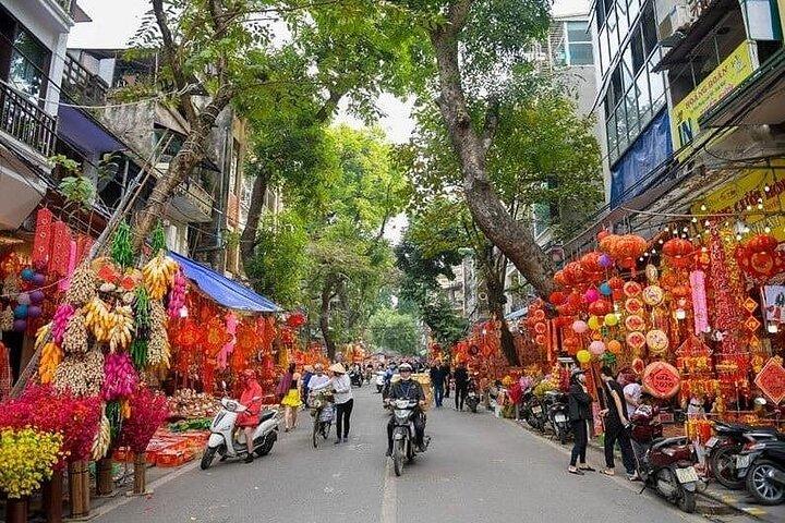 Customizable Private Half Day Tour in Hanoi with Train Street