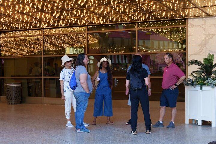 Downtown Fremont Street Walking Tour Las Vegas – English & Span