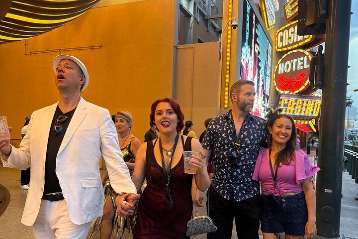 Downtown Fremont Street Walking Tour Las Vegas – English & Span