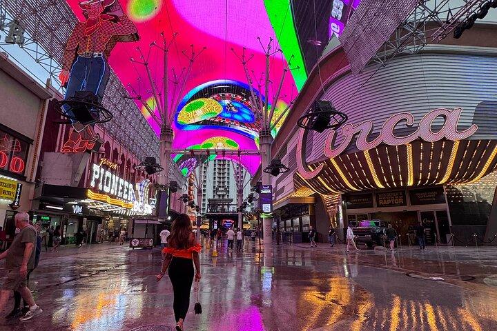 Downtown Fremont Street Walking Tour Las Vegas – English & Span