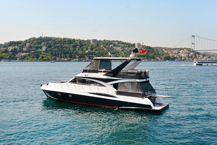 2 Hours Private Yacht Cruise on Bosphorus Istanbul