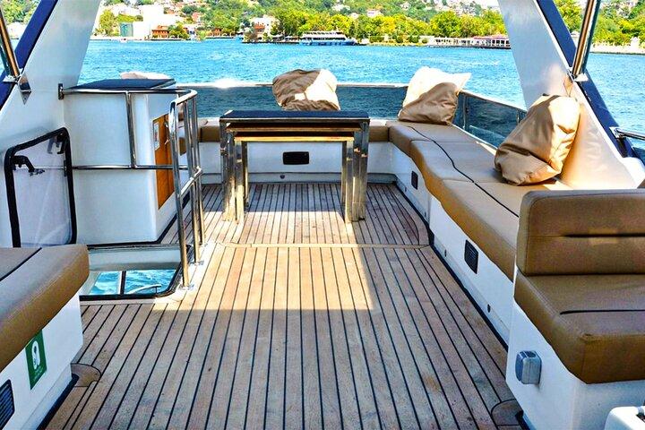 2 Hours Private Yacht Cruise on Bosphorus Istanbul