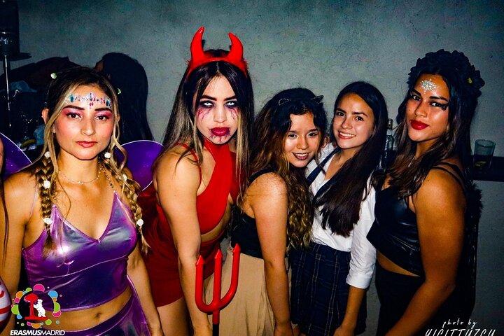 Madrid Pub Crawl: Open Bar, Shots & VIP Entry (Shoko & Fitz)