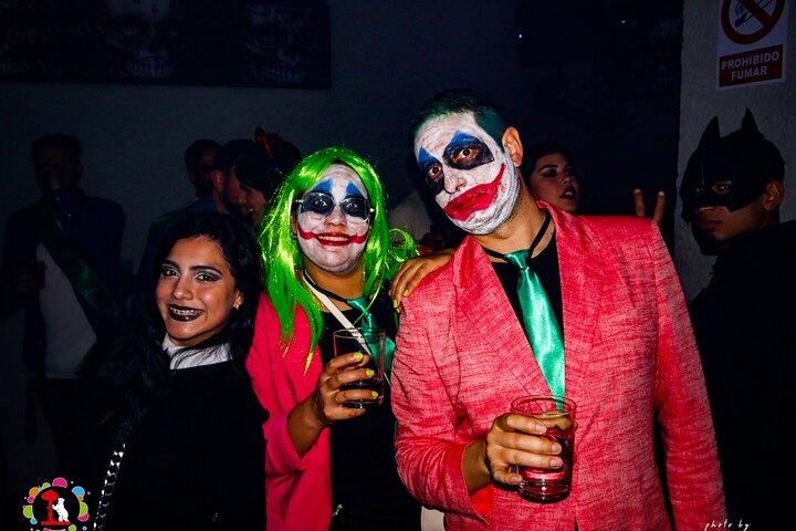 Madrid Pub Crawl: Open Bar, Shots & VIP Entry (Shoko & Fitz)