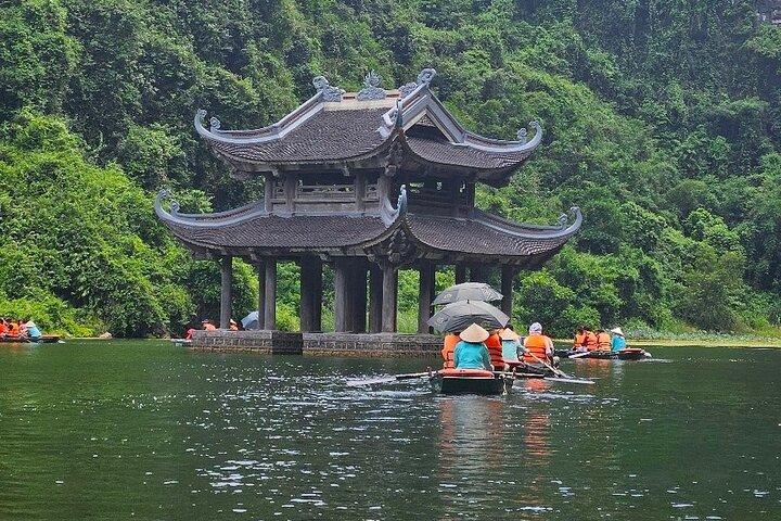 Bai Dinh Pagoda & Trang An Grottoes Deluxe Day Tour from Hanoi
