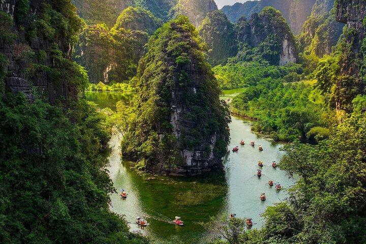 Luxury Day Trip from Hanoi: Hoa Lu, Trang An & Mua Caves