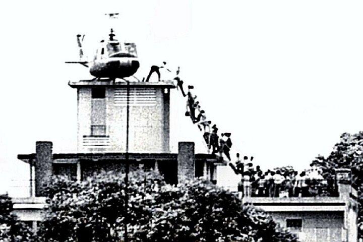 Wartime Saigon Historical Tour with Lunch and Guided Insights