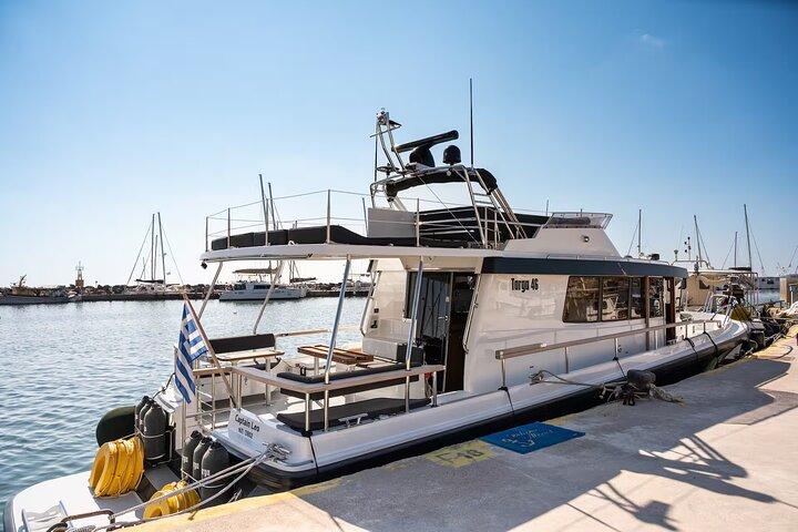 Private Motor Yacht Cruise with BBQ, Open Bar & Transfers