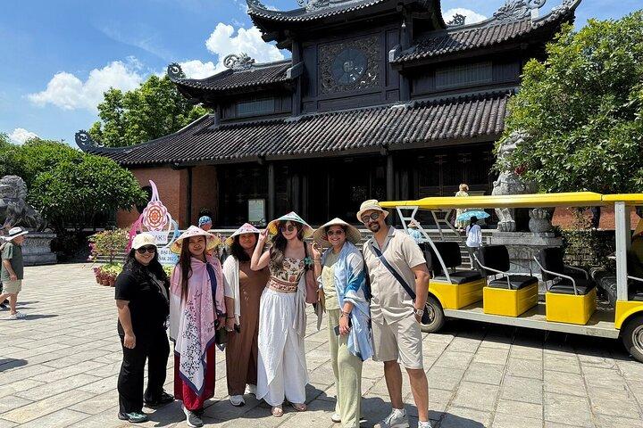 Hanoi: Premium Tour to Bai Dinh Pagoda, Scenic Trang An Boat Trip