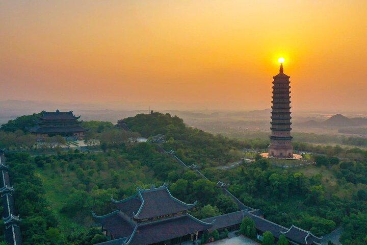 Hanoi: Premium Tour to Bai Dinh Pagoda, Scenic Trang An Boat Trip