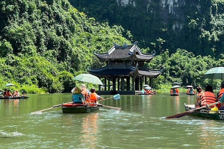 Hanoi: Hoa Lu, Trang An & Mua Cave Luxury Small Group Tour
