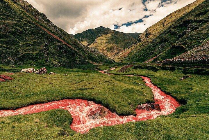 Private Tour to Palcoyo Rainbow Mountain with meals