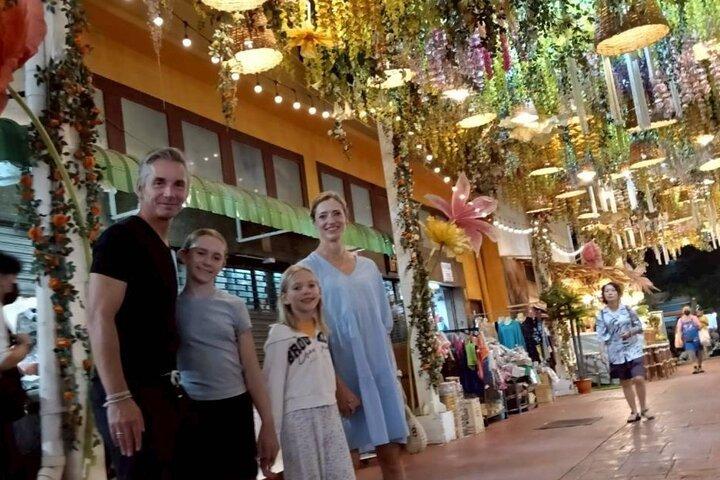 Bangkok Night Tuk Tuk Tour : Street Food,Hidden Gems&Hotel Pickup