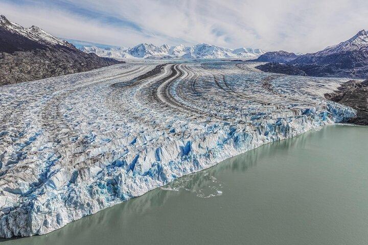 Glacier Viedma Navigation and Trekking