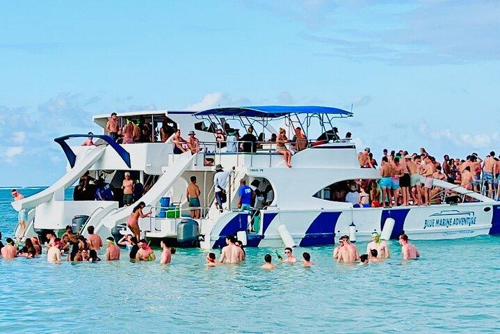 Punta Cana Booze Cruise, Snorkeling, Bar Entertainment Open Bar