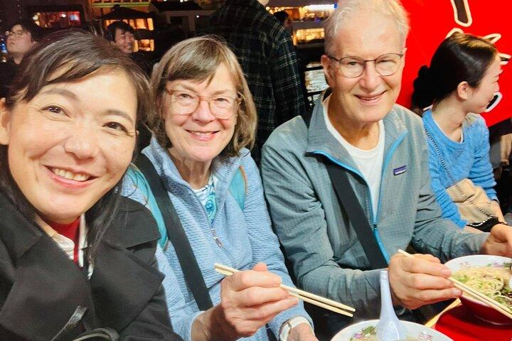Fukuoka: Nakasu Food Stall Private Guided Tour with Tastings