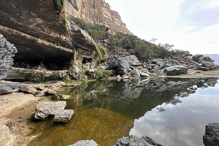 Private Full Day Guided Balcony Walk Hiking to Jebel Shams