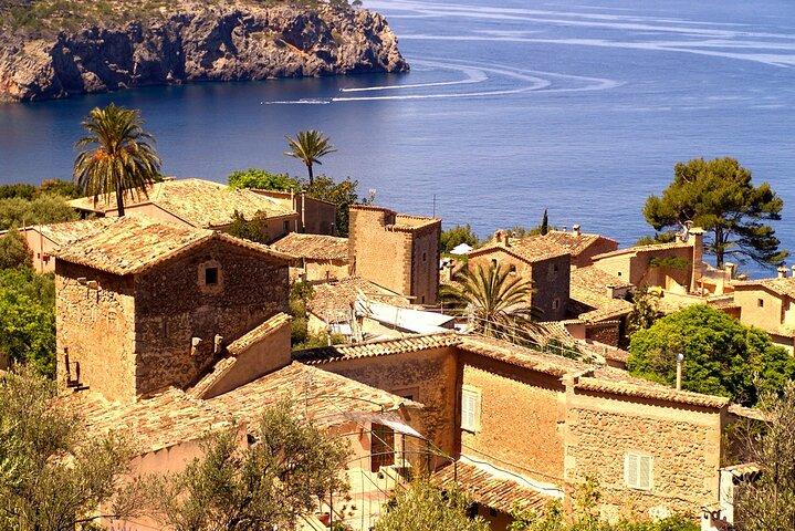 A morning visit to Valldemossa and Port Soller