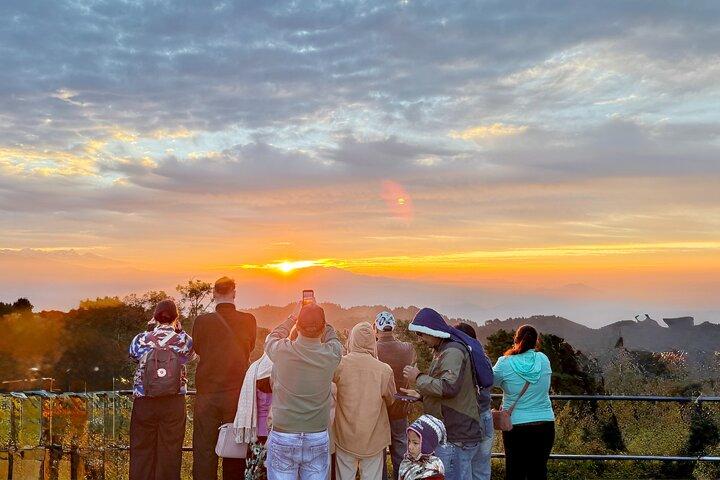 Nagarkot Sunrise View & Day Hiking with Lunch - Private/Group