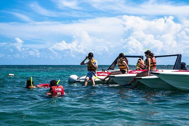 Cancun Speedboat and Snorkeling Adventure with Hotel Pickup