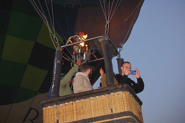 Teotihuacan balloon flight with cave breakfast and CDMX pickup