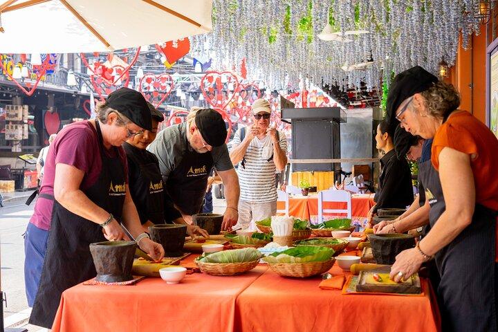 Amok Cooking Class and Market Tour in Pub Street - Siem Reap