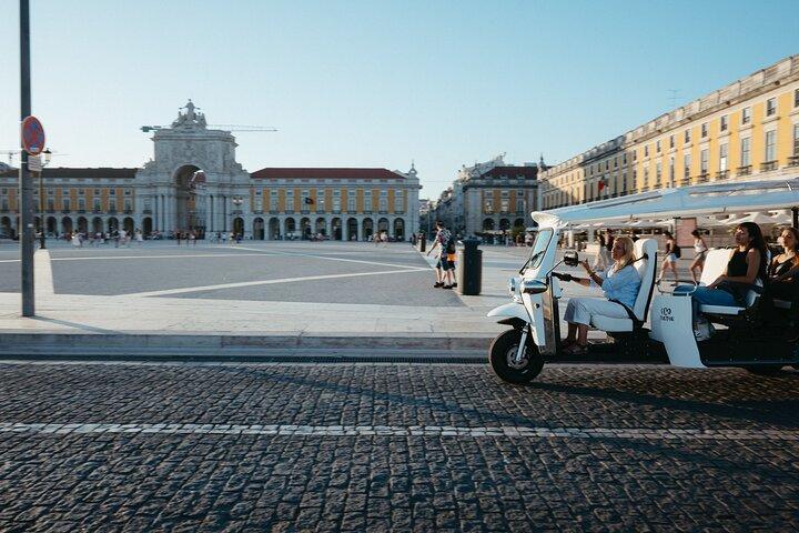 Welcome Tour to Lisbon in Private Eco Tuk Tuk with a Local