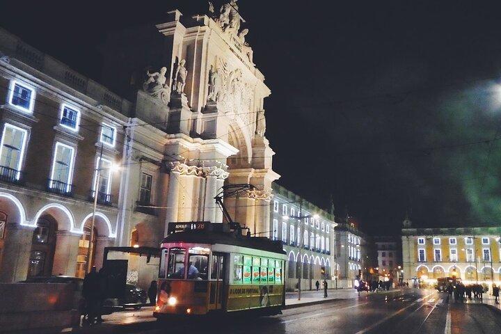Lisbon Christmas Lights Tour in Private Eco Tuk Tuk with a Local
