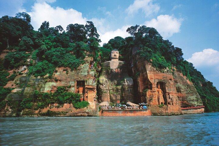 Chengdu Panda Park Bus Tour with Option Leshan Giant Buddha