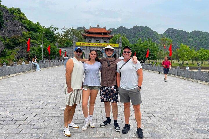 Hanoi: Hoa Lu, Trang An & Mua Cave Luxury Small Group Tour