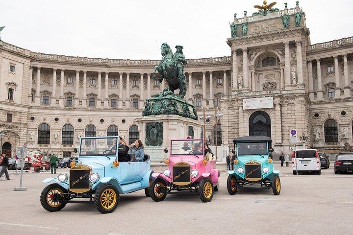 Imperial Oldtimer Tour of Vienna with Prosecco