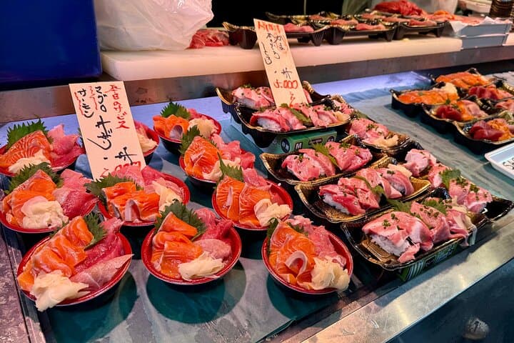 Tokyo Tsukiji Fish Market Street Food and Walking Tour