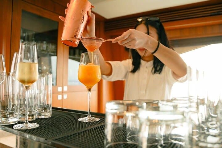 Sunseeker Superyacht: VIP Dining, Premium Drinks & Music