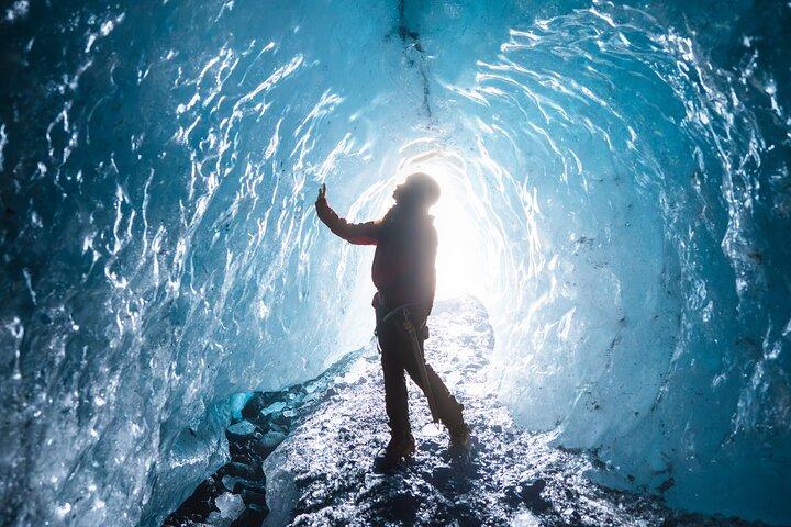Skaftafell: Blue Ice Cave & Glacier Hike on Vatnajökull