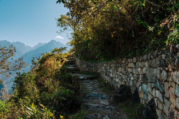 Machu Picchu: Original 4-Day Inca Trail with Vistadome Return