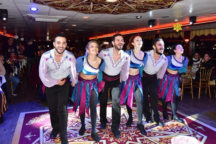 Istanbul Bosphorus Dinner Cruise with Turkish Show