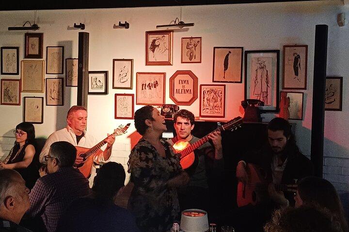 Lisbon Guided Tour with Live Fado Show and Traditional Dinner