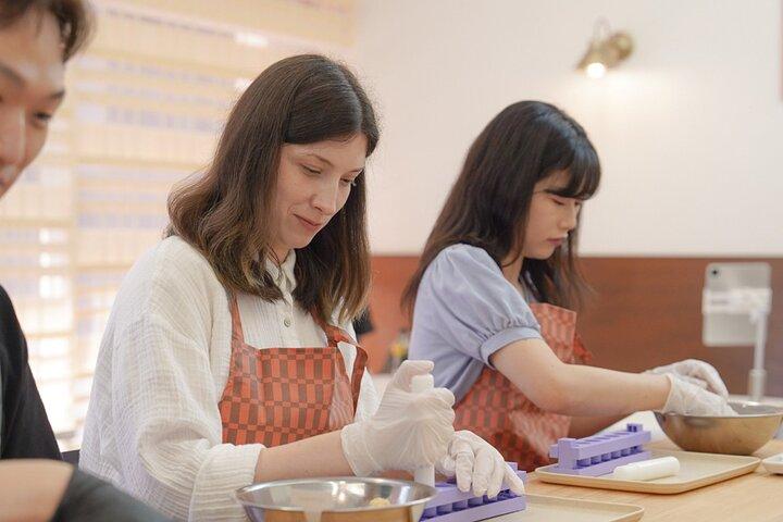 Traditional Korean Dessert Workshop with Korean Tea