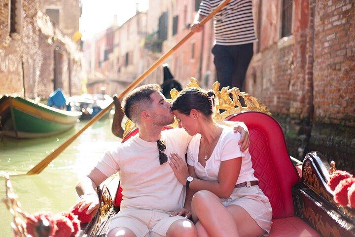 Private Gondola Ride and Photoshoot