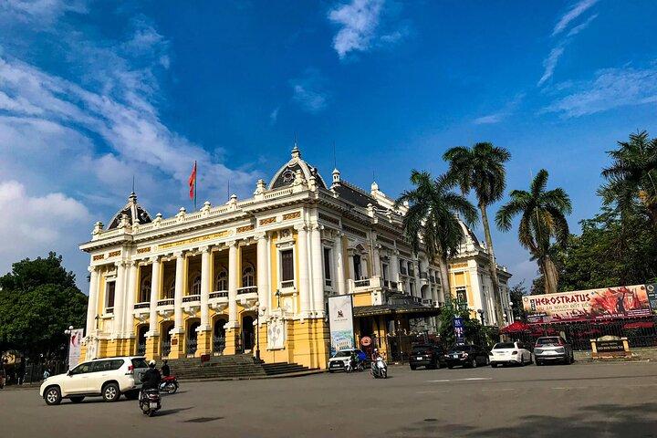 Jeep Tour Through Hanoi – A Unique Way to See the Capital
