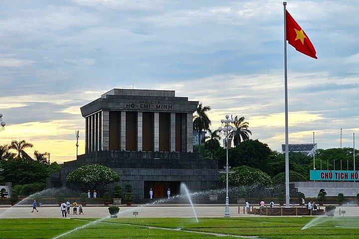 Jeep Tour Through Hanoi – A Unique Way to See the Capital