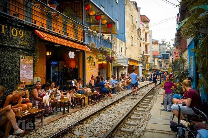 Jeep Tour Through Hanoi – A Unique Way to See the Capital